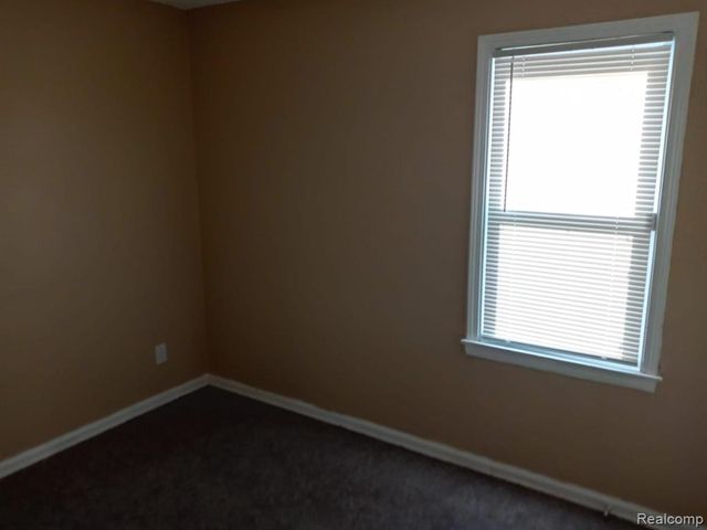 8111 Warwick Street, Detroit, MI 48228