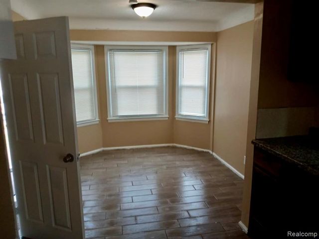 8111 Warwick Street, Detroit, MI 48228