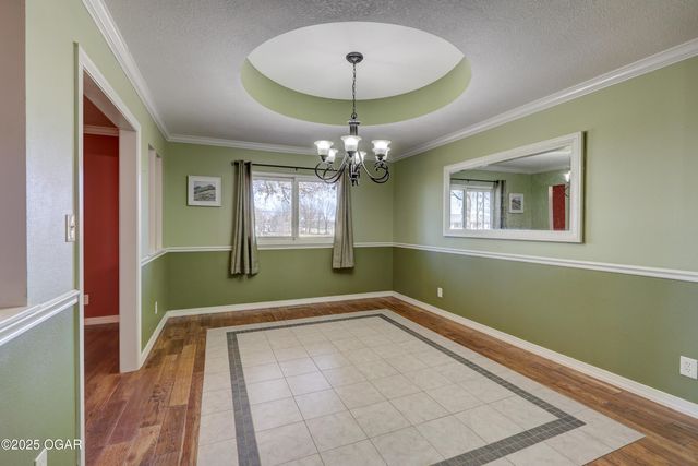 13200 Oregon Lane, Neosho, MO 64850