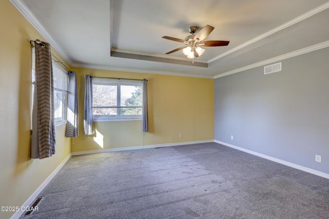 13200 Oregon Lane, Neosho, MO 64850