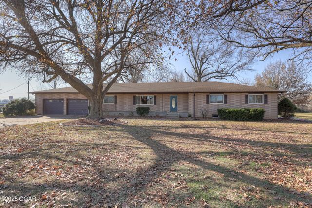 13200 Oregon Lane, Neosho, MO 64850