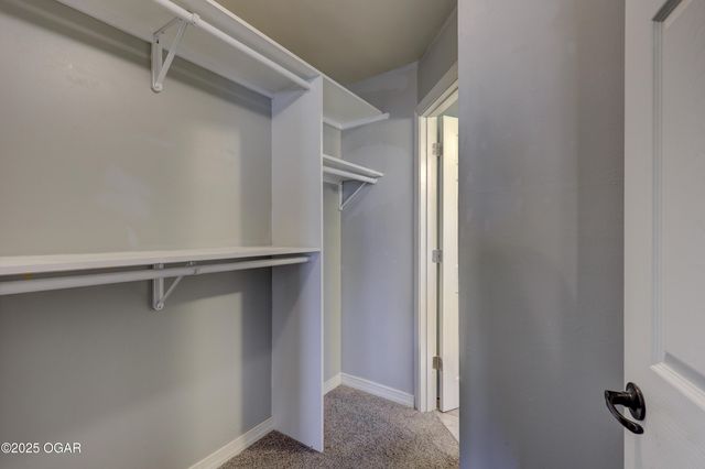 13200 Oregon Lane, Neosho, MO 64850