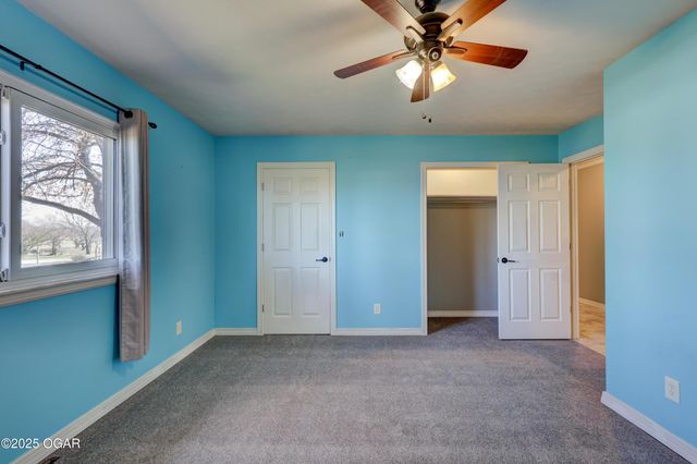 13200 Oregon Lane, Neosho, MO 64850