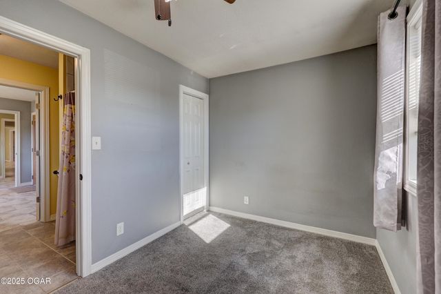 13200 Oregon Lane, Neosho, MO 64850