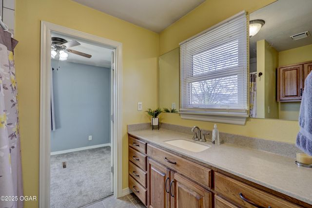 13200 Oregon Lane, Neosho, MO 64850