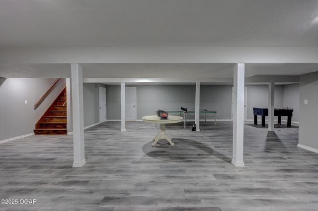 13200 Oregon Lane, Neosho, MO 64850