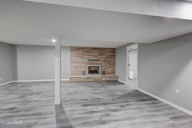 13200 Oregon Lane, Neosho, MO 64850