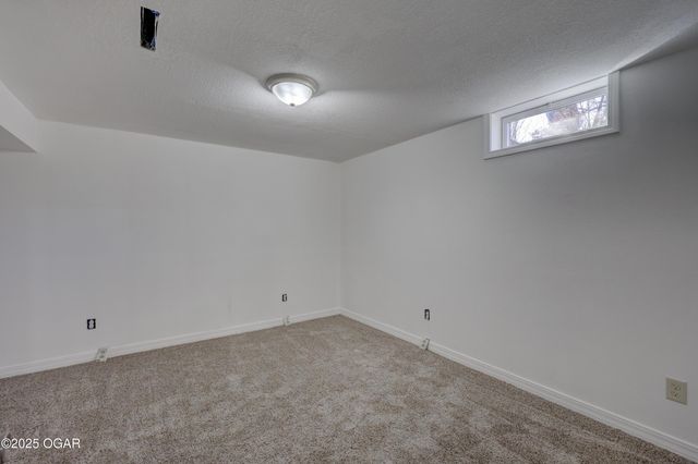 13200 Oregon Lane, Neosho, MO 64850