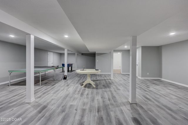 13200 Oregon Lane, Neosho, MO 64850