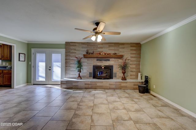 13200 Oregon Lane, Neosho, MO 64850