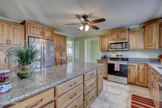 13200 Oregon Lane, Neosho, MO 64850