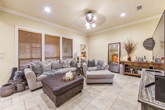 161 Lake Accardo Avenue, Thibodaux, LA 70301