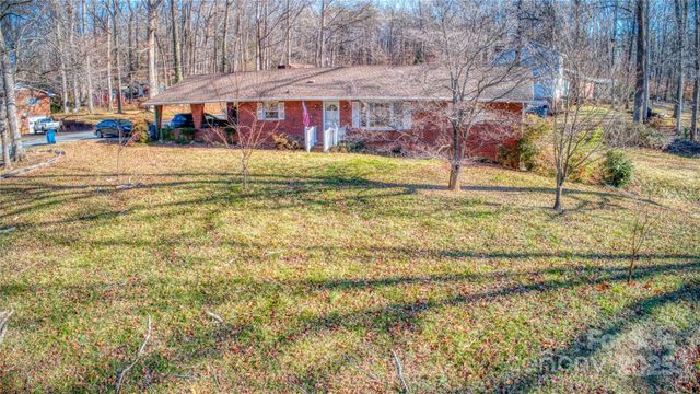 195 S Claybon Drive, Advance, NC 27006