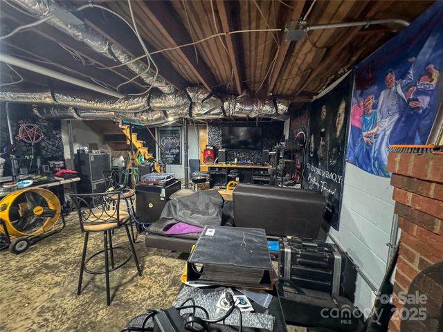 195 S Claybon Drive, Advance, NC 27006