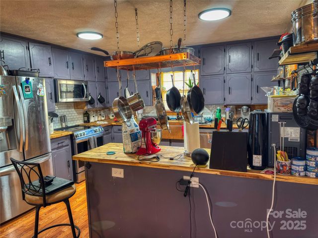 195 S Claybon Drive, Advance, NC 27006