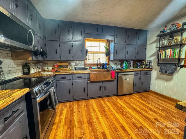 195 S Claybon Drive, Advance, NC 27006