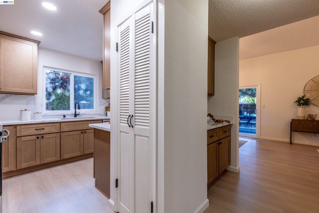 5416 Moonflower Way, Livermore, CA 94551