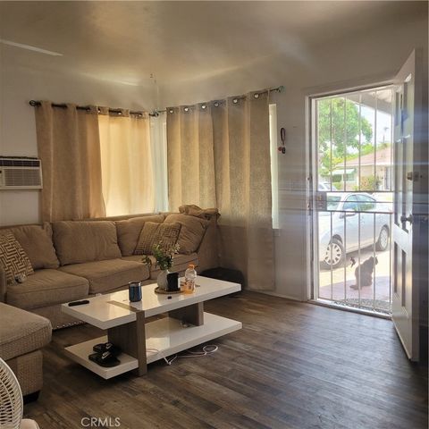 623 W Hedges Avenue, Fresno, CA 93728