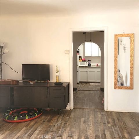 623 W Hedges Avenue, Fresno, CA 93728