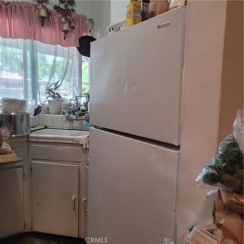 623 W Hedges Avenue, Fresno, CA 93728