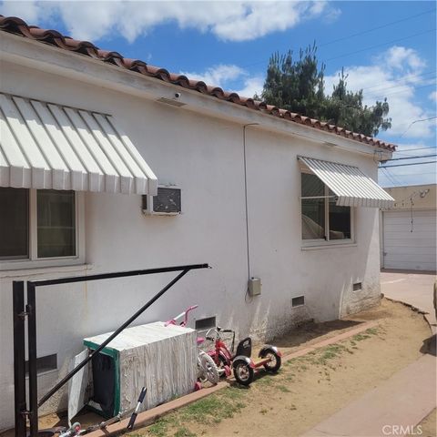 623 W Hedges Avenue, Fresno, CA 93728