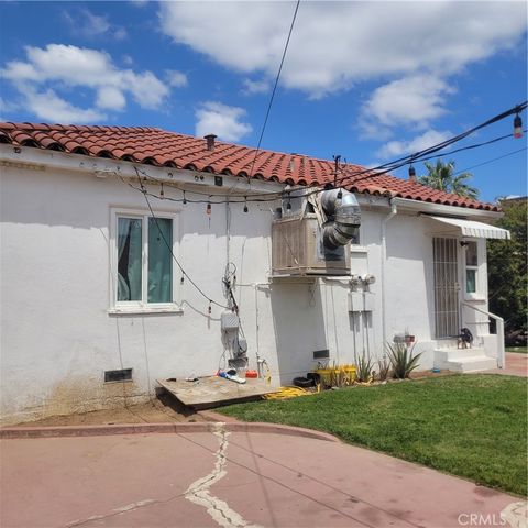 623 W Hedges Avenue, Fresno, CA 93728