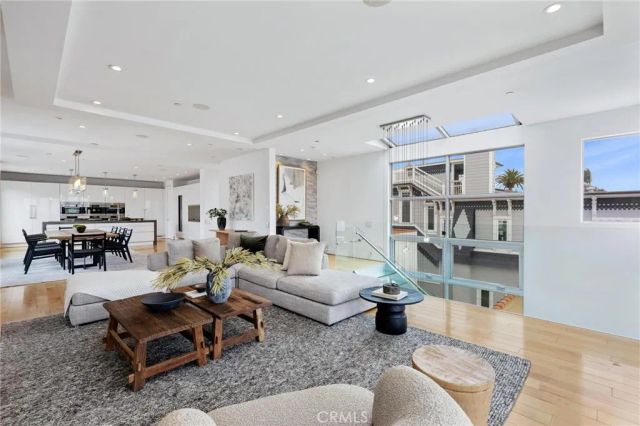 2434 Manhattan Avenue, Hermosa Beach, CA 90254