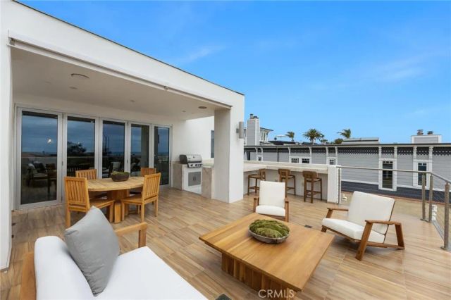 2434 Manhattan Avenue, Hermosa Beach, CA 90254