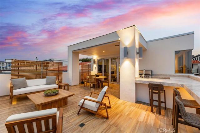2434 Manhattan Avenue, Hermosa Beach, CA 90254