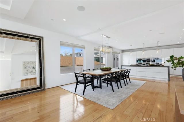2434 Manhattan Avenue, Hermosa Beach, CA 90254