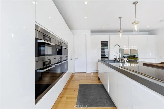 2434 Manhattan Avenue, Hermosa Beach, CA 90254