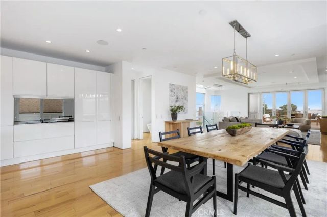 2434 Manhattan Avenue, Hermosa Beach, CA 90254