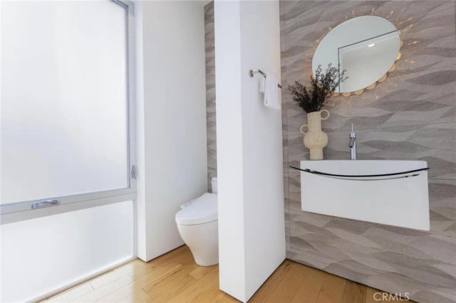 2434 Manhattan Avenue, Hermosa Beach, CA 90254