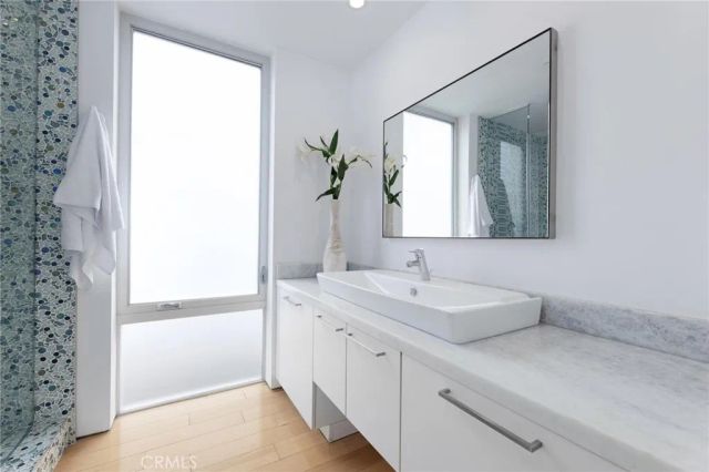 2434 Manhattan Avenue, Hermosa Beach, CA 90254