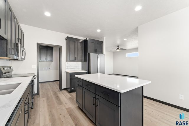 1230 N Titan Ave, Tea, SD 57064