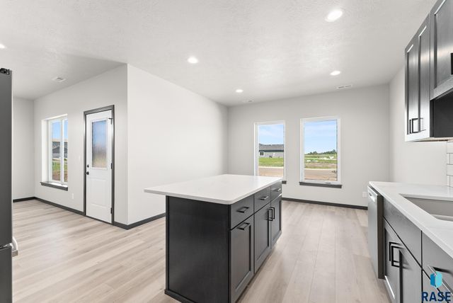1230 N Titan Ave, Tea, SD 57064