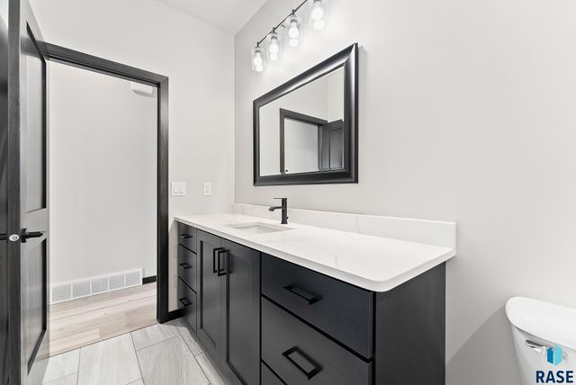 1230 N Titan Ave, Tea, SD 57064