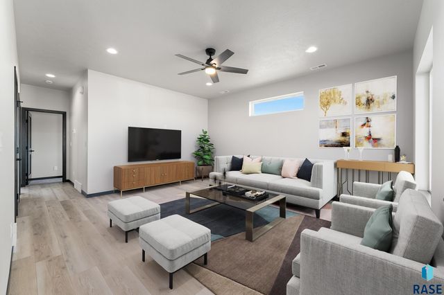 1230 N Titan Ave, Tea, SD 57064