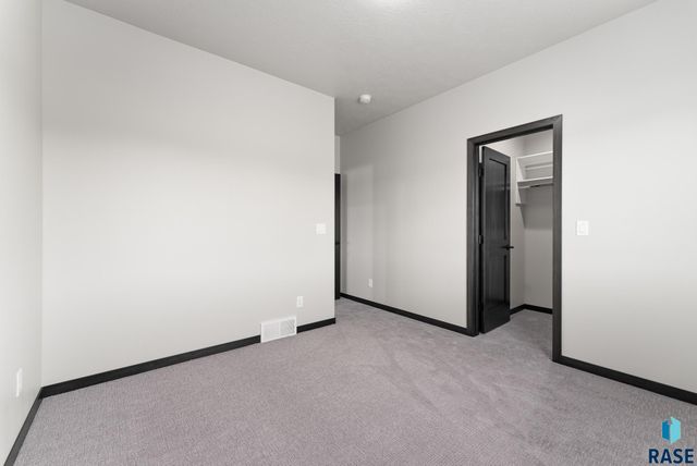 1230 N Titan Ave, Tea, SD 57064
