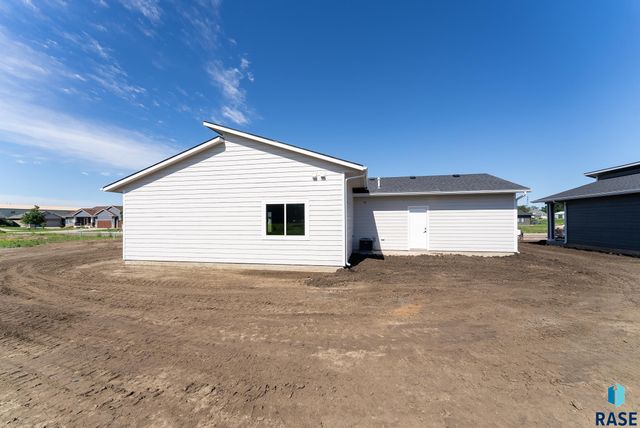 1230 N Titan Ave, Tea, SD 57064