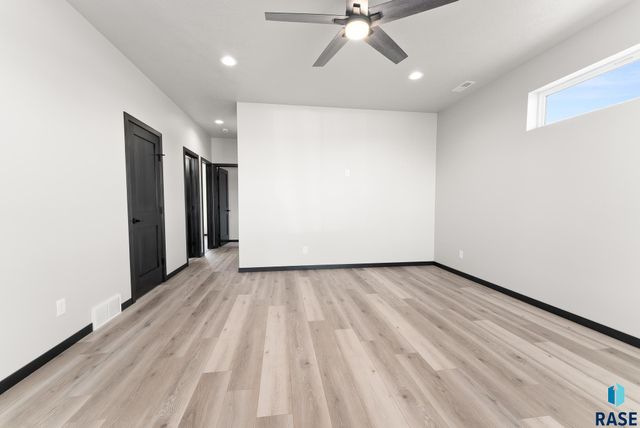 1230 N Titan Ave, Tea, SD 57064