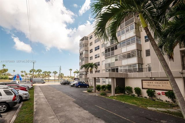 16450 Miami Dr 503, North Miami Beach, FL 33162