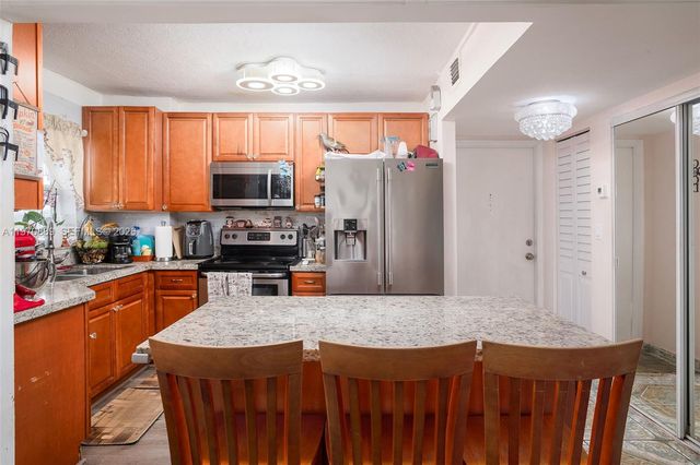 16450 Miami Dr 503, North Miami Beach, FL 33162