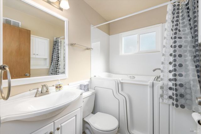 2430 Yajome St, Napa, CA 94558