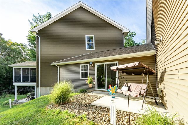 23 Arnold Palmer Dr, Pine Twp, PA 16127