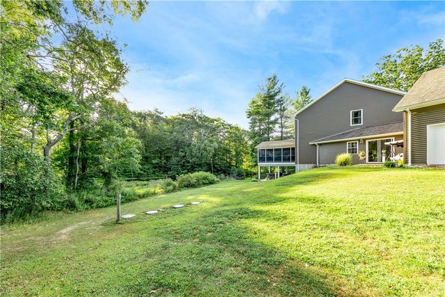 23 Arnold Palmer Dr, Pine Twp, PA 16127