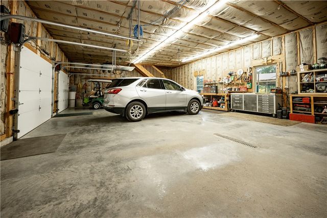 23 Arnold Palmer Dr, Pine Twp, PA 16127