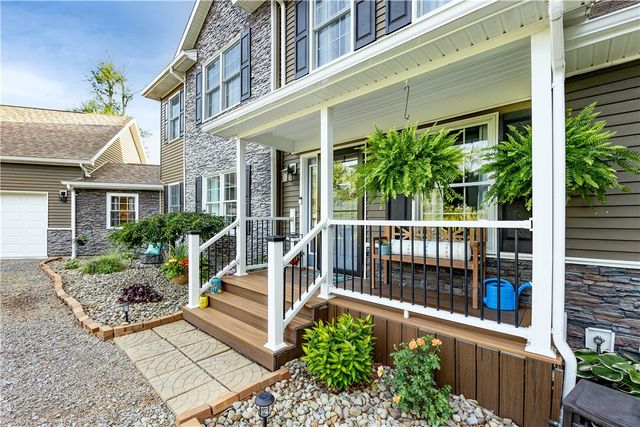 23 Arnold Palmer Dr, Pine Twp, PA 16127