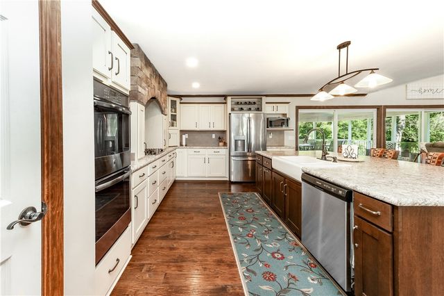 23 Arnold Palmer Dr, Pine Twp, PA 16127