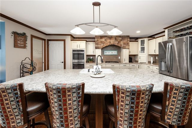 23 Arnold Palmer Dr, Pine Twp, PA 16127